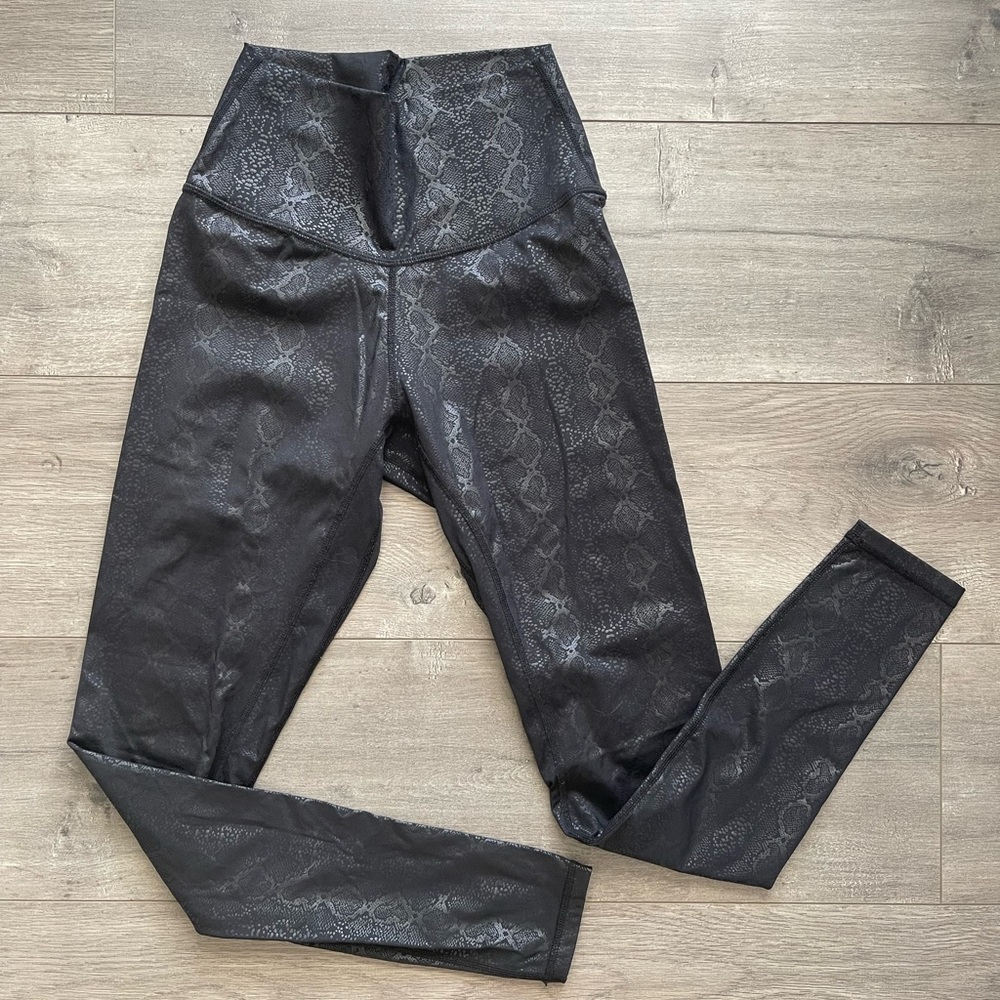 Amazon brand Colorfulkoala High-Waisted Black Snake-Print black workout Leggings